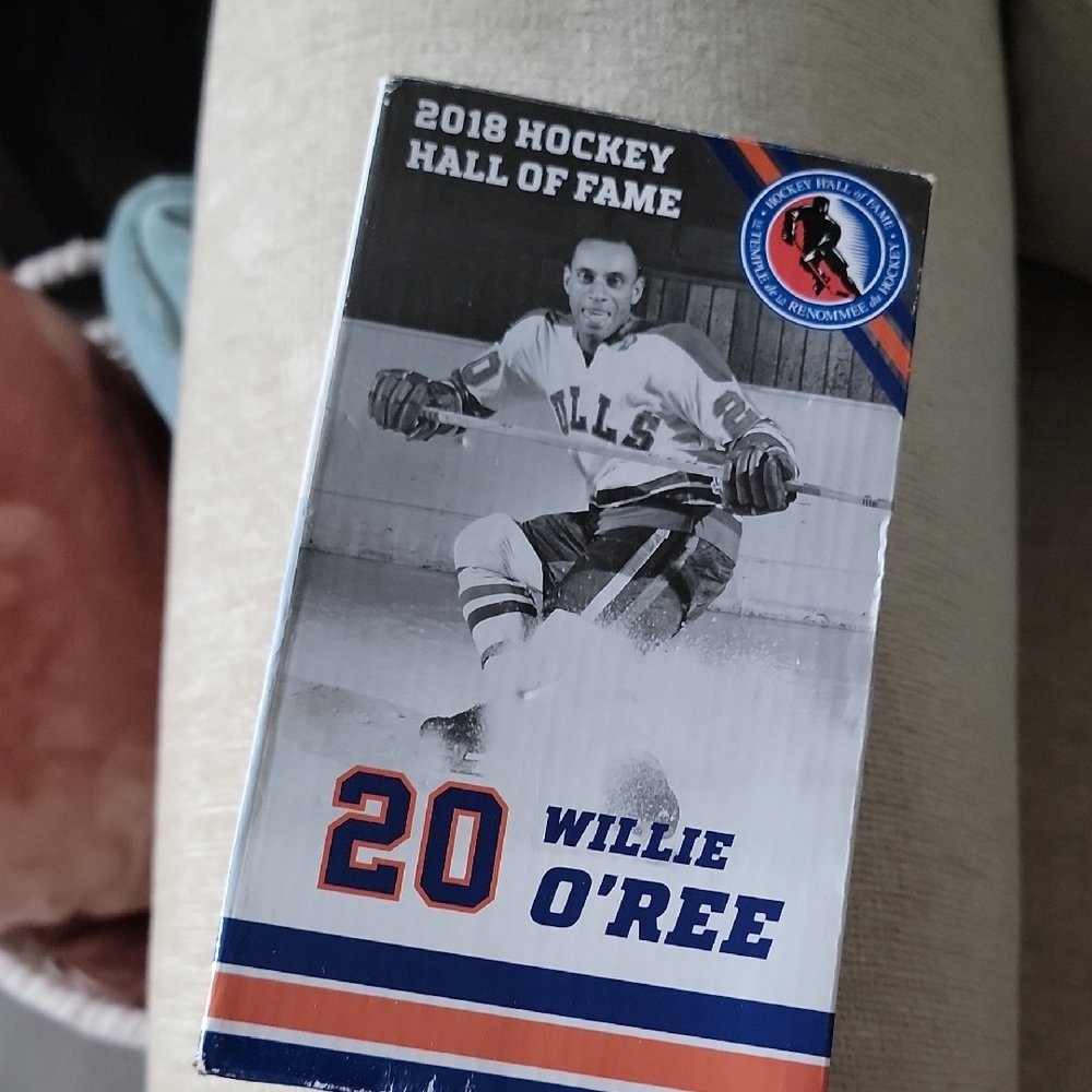 2018 Hockey Hall of Fame Willie O'Ree Collectible